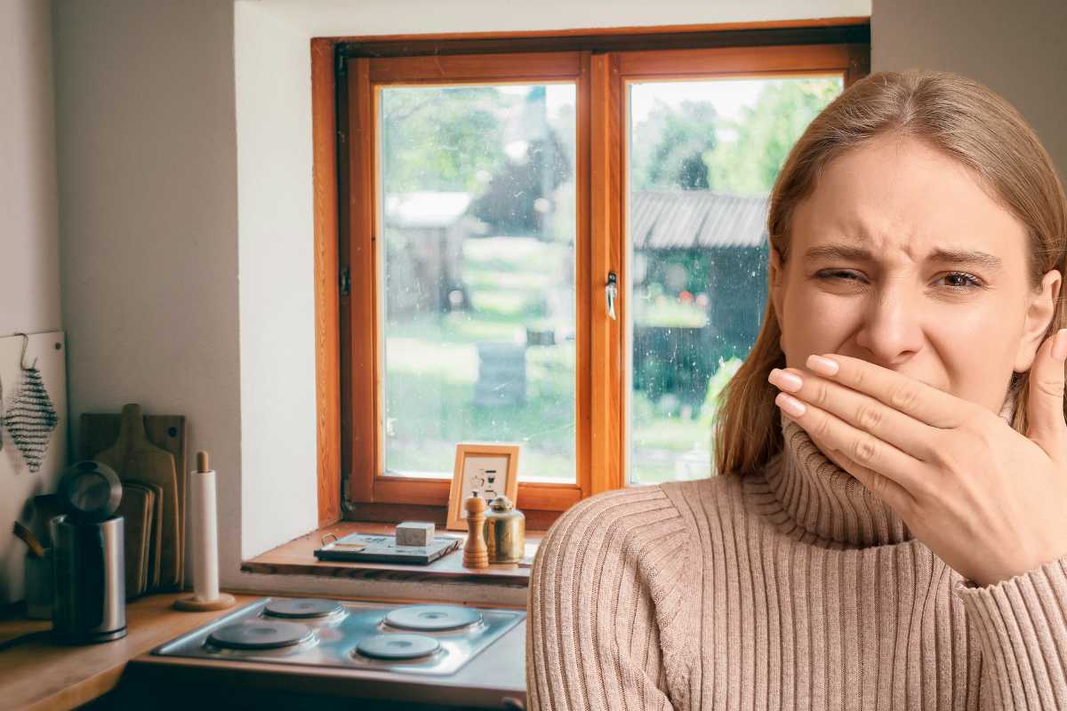 casa, donna nauseata dal brutto odore