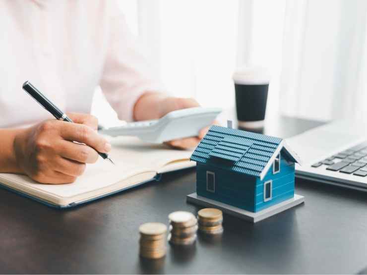 Calcolo del mutuo a tasso variabile, più possibilità con Intesa San Paolo