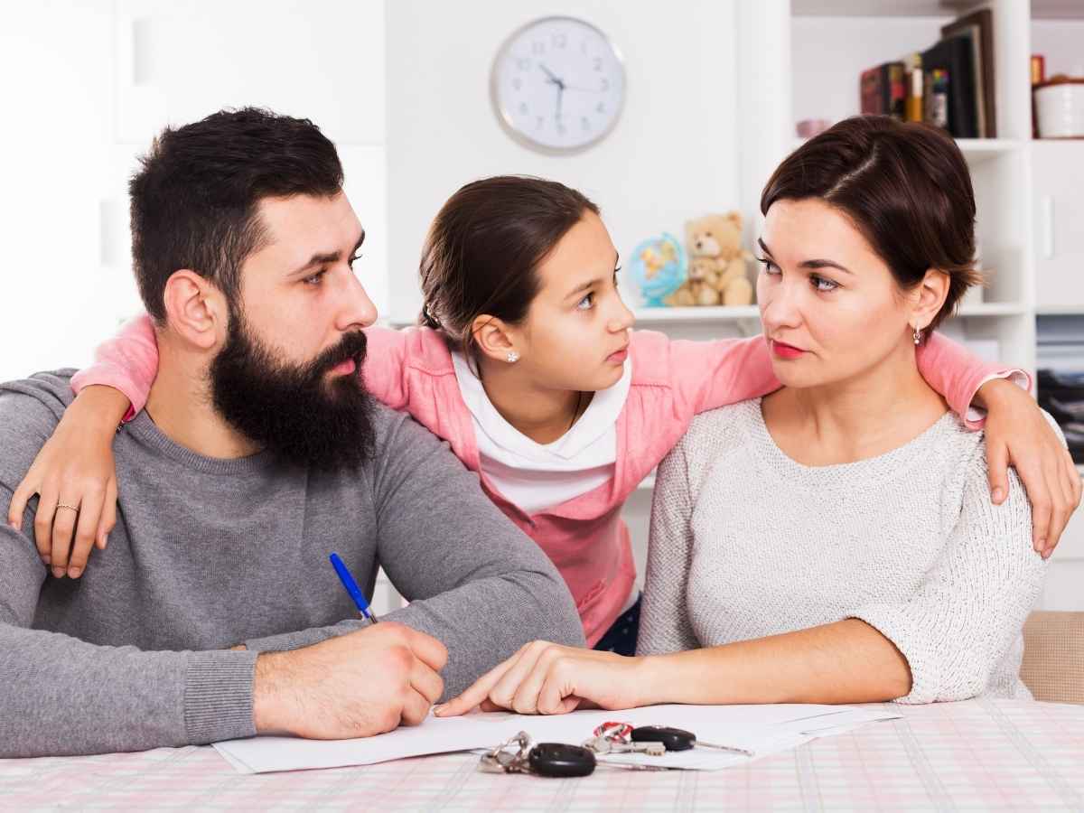 Genitori divorziati e figli, novità per l'assegno di mantenimento