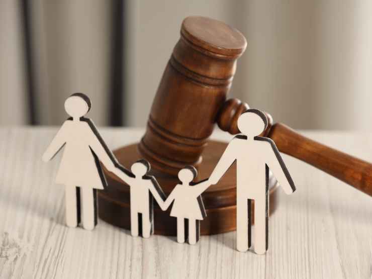 Genitori divorziati e figli, novità sull'assegno di mantenimento
