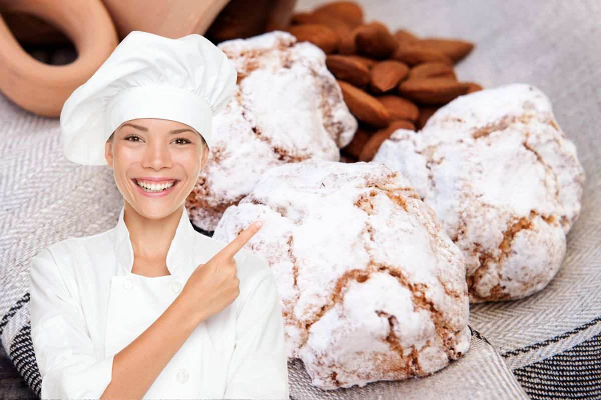 chef che indica pasticcini di mandorle